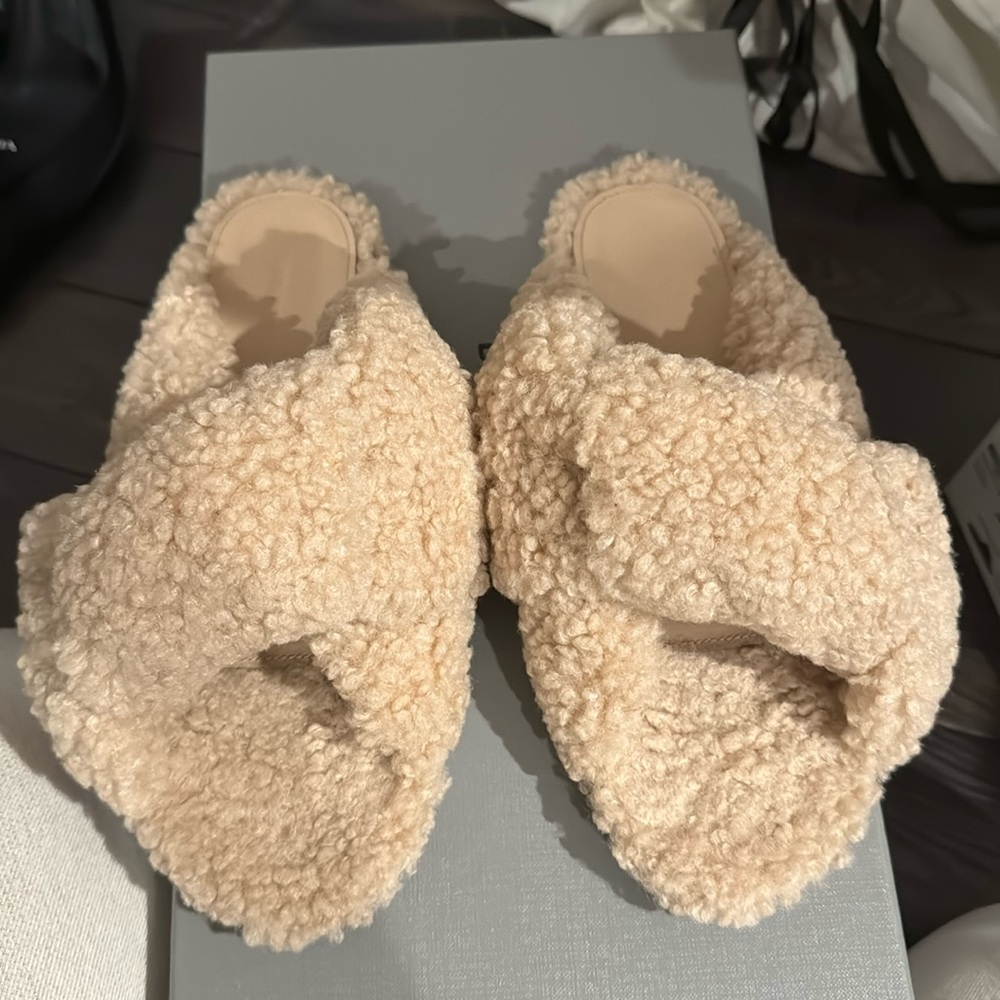 Worn around the house to break in only. Balenciaga shearling sandal